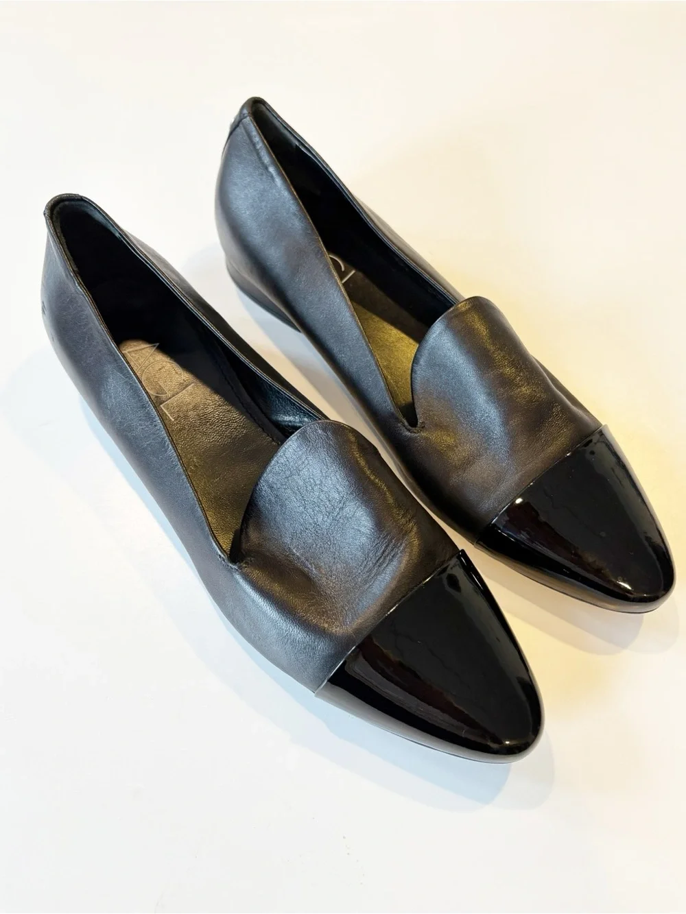 AGL || Cap Toe Flats Loafers Black Patent Leather 39.5